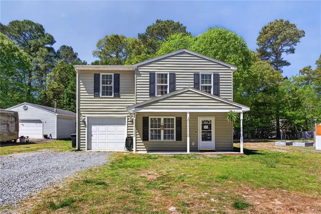342 Plum Dr, Middlesex County