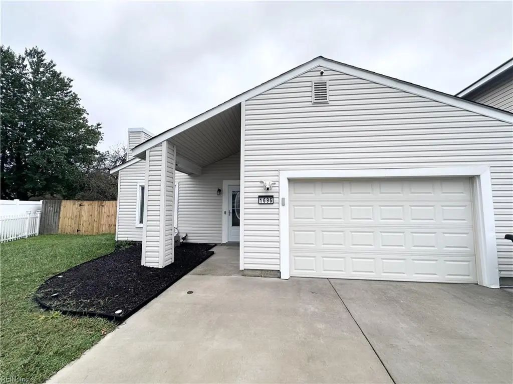 1696 Guthrie St, Virginia Beach
