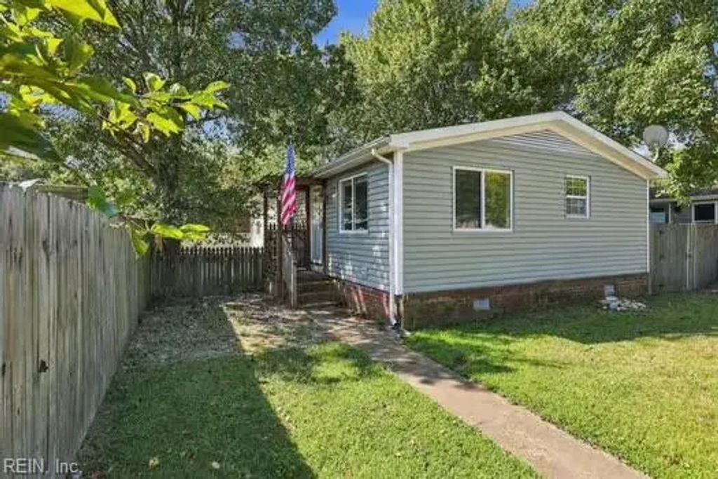 1105 Salty Marsh Ct, Virginia Beach