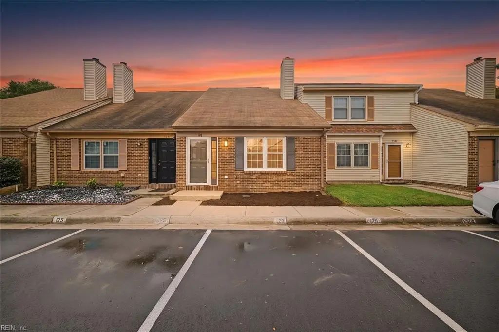 127 Parkway Dr, Hampton