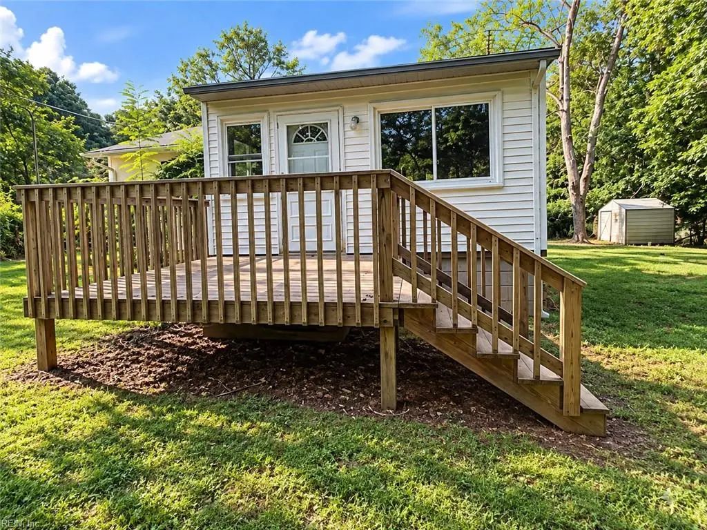 847 Gayles Rd, Middlesex County