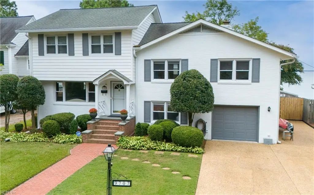 9707 River Rd, Newport News