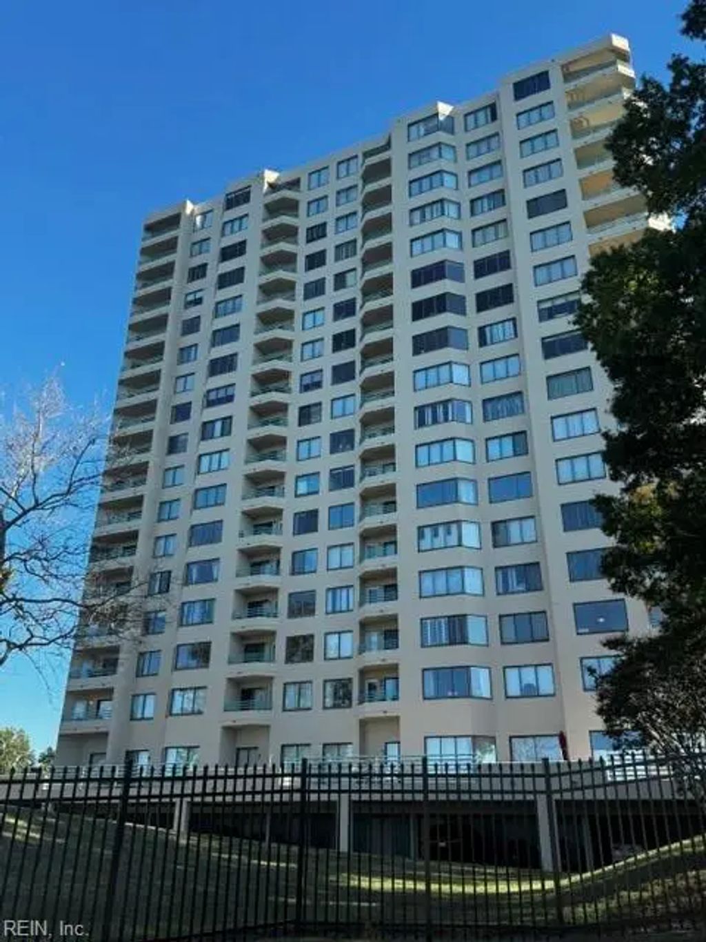 7501 River Rd, Newport News