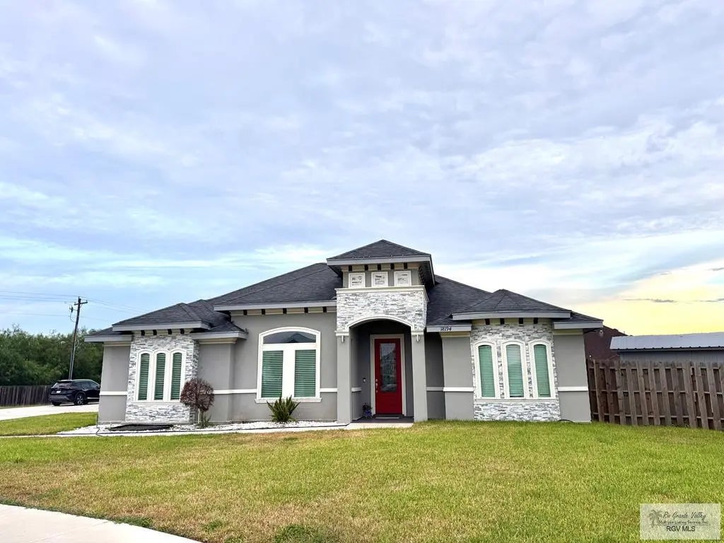 18194 King Palm Dr, HARLINGEN