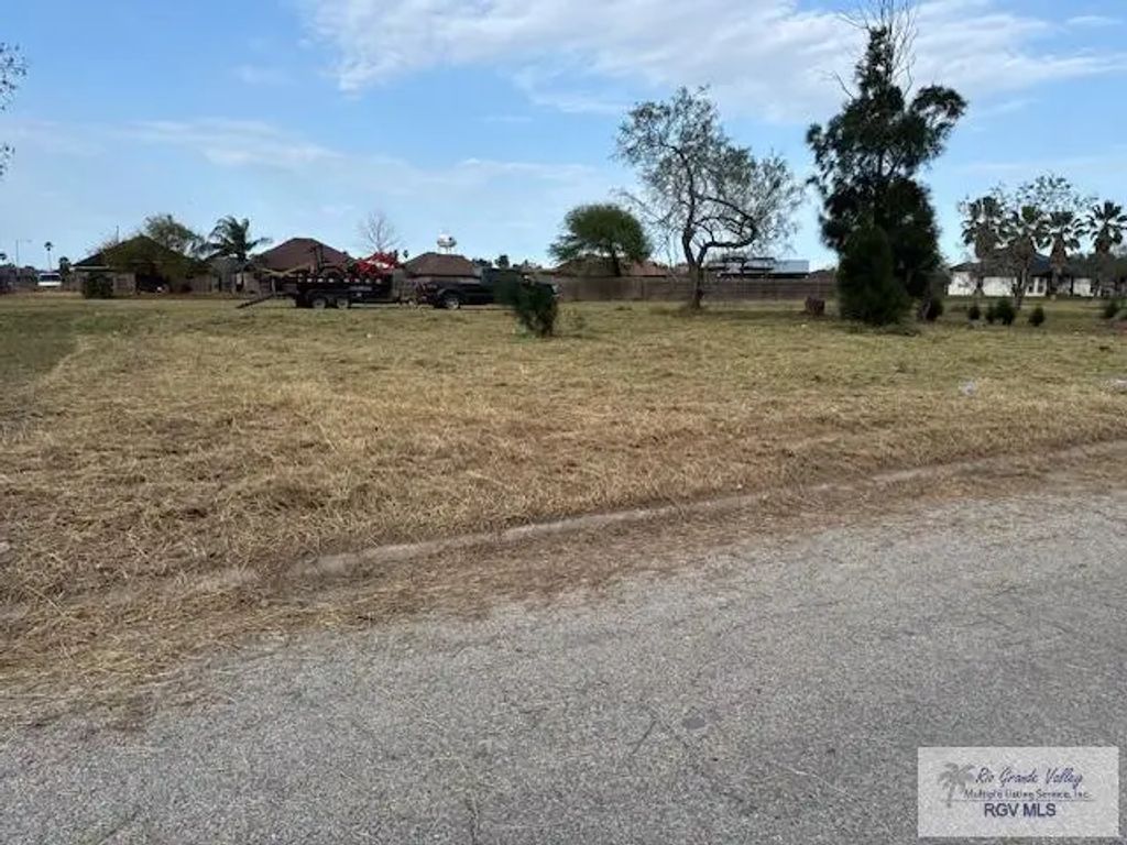 W Canal St., LOS FRESNOS