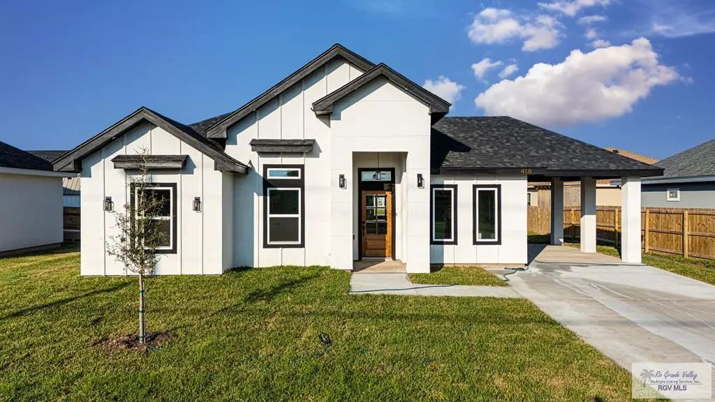 418 N Parker Rd., LA FERIA