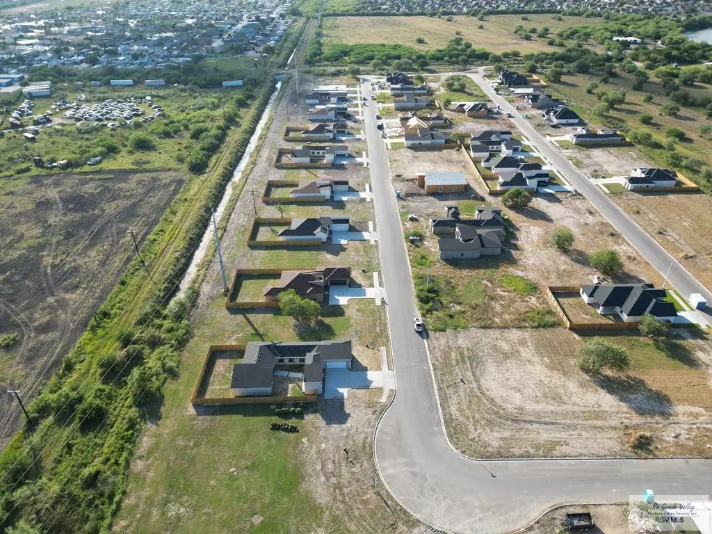 21 Paseo Cafetos St, BROWNSVILLE