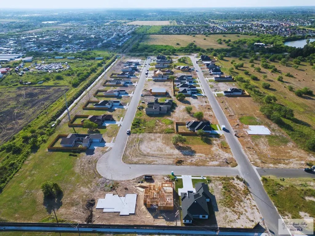 12 Paseo Cafetos St 12, BROWNSVILLE