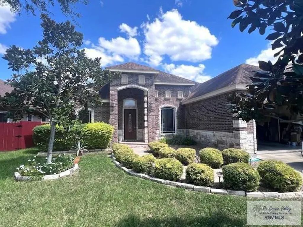 2102 Stonegate Dr., HARLINGEN