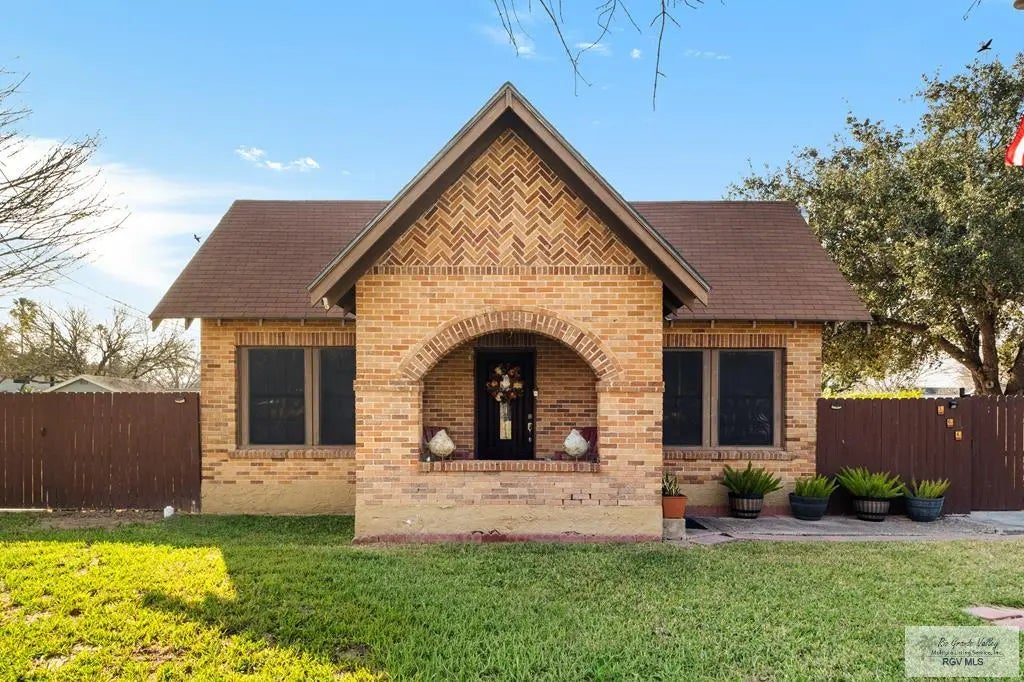 504 S East St., LA FERIA