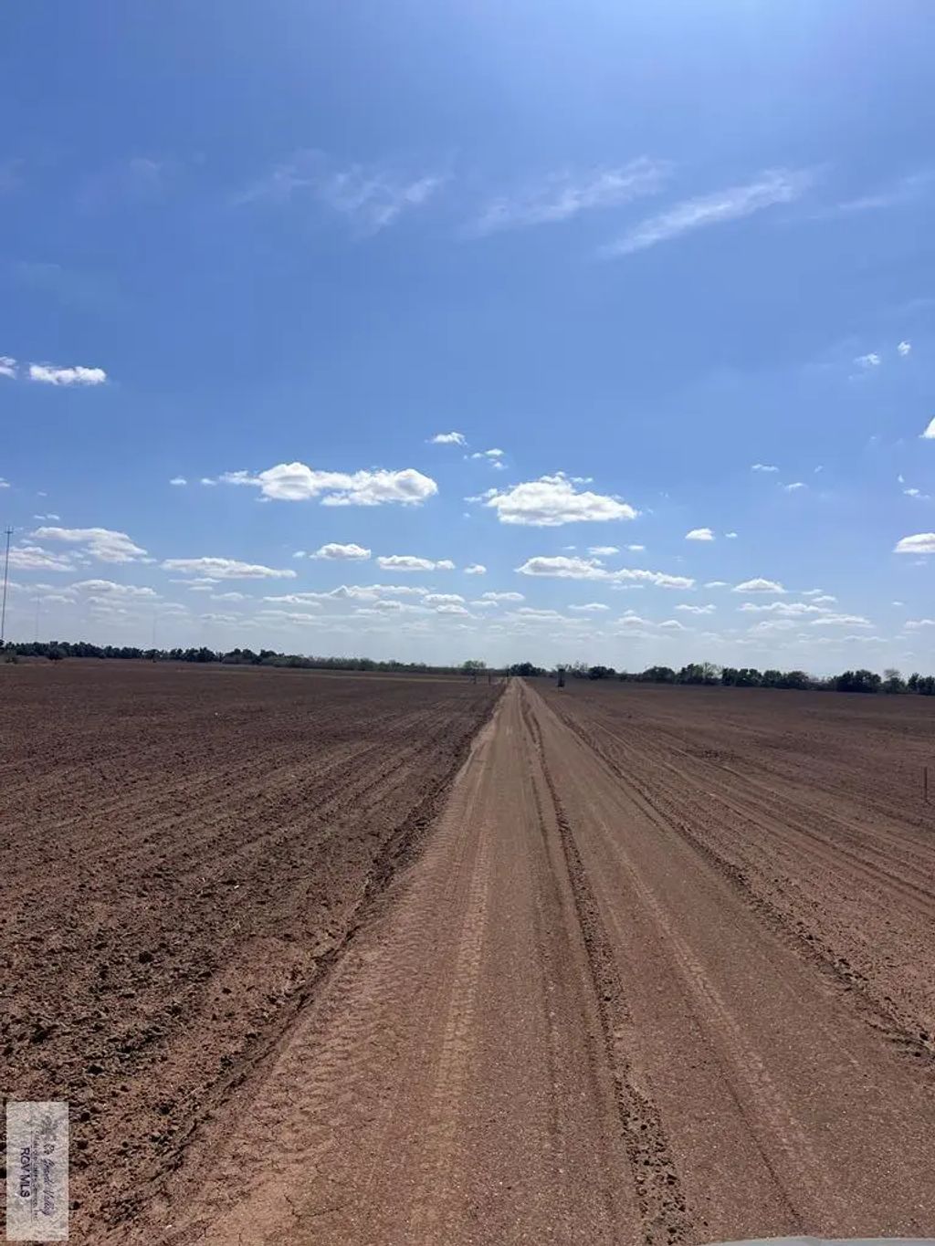 Fm 2556 13, 14, LA FERIA