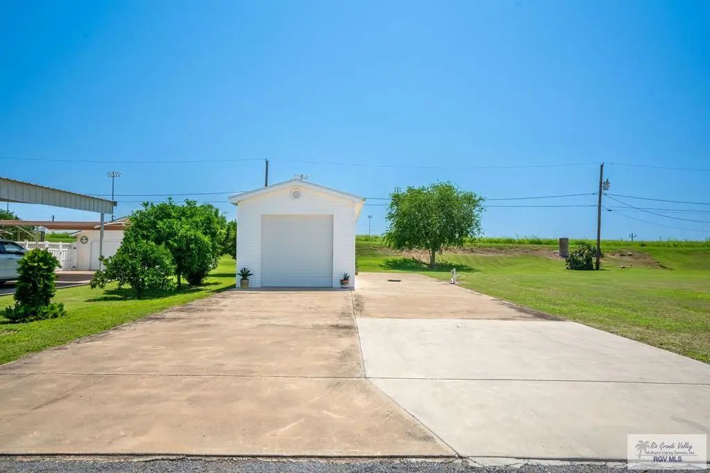 712 E Palmera Dr. 20, LA FERIA