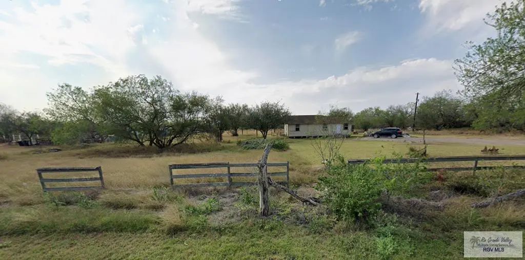 2520 S Parker Rd., LA FERIA