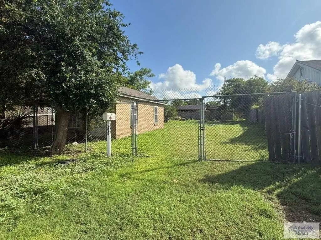 2035 E Harrison St., BROWNSVILLE