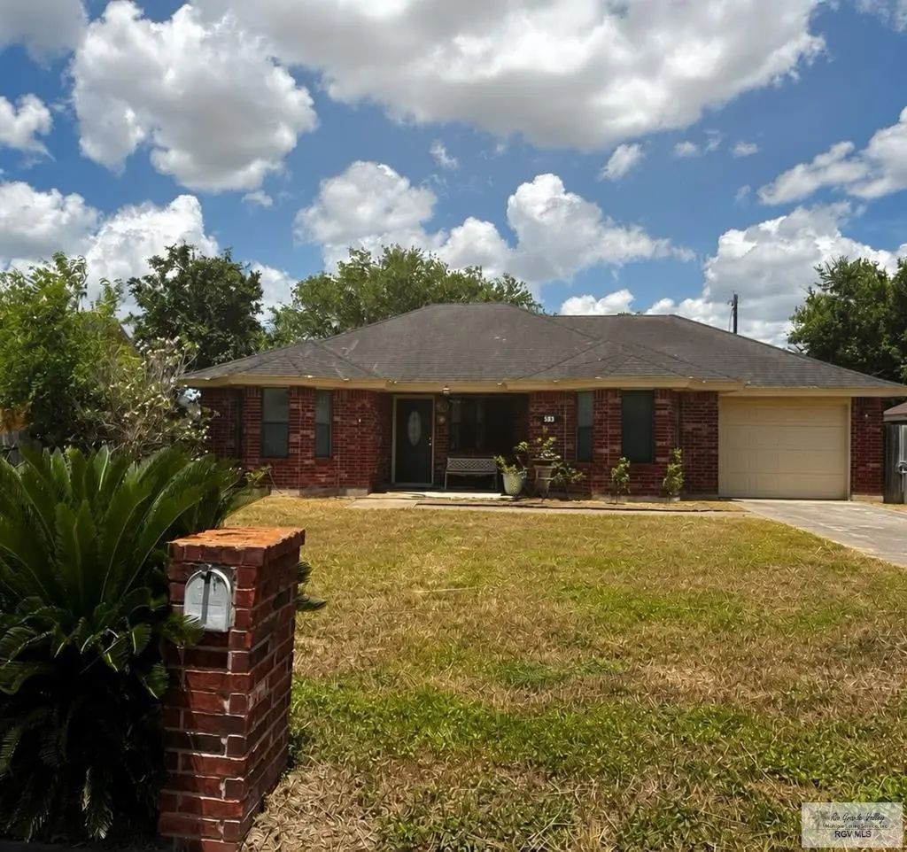 583 Rios Cir East, RAYMONDVILLE