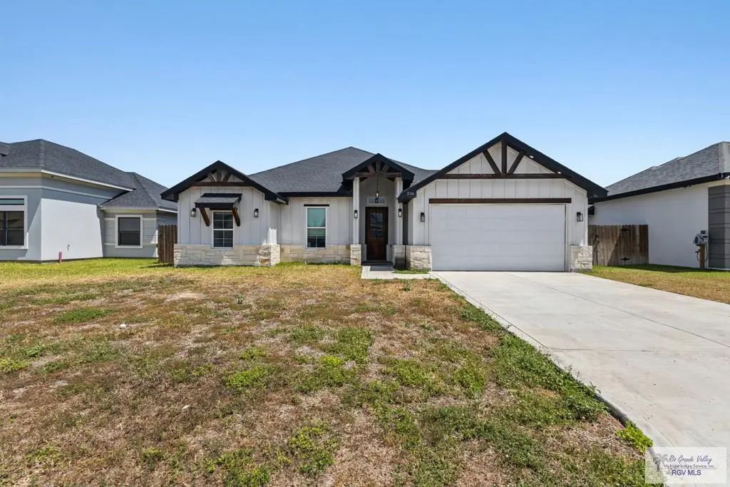 210 S Janet Cir, LA FERIA