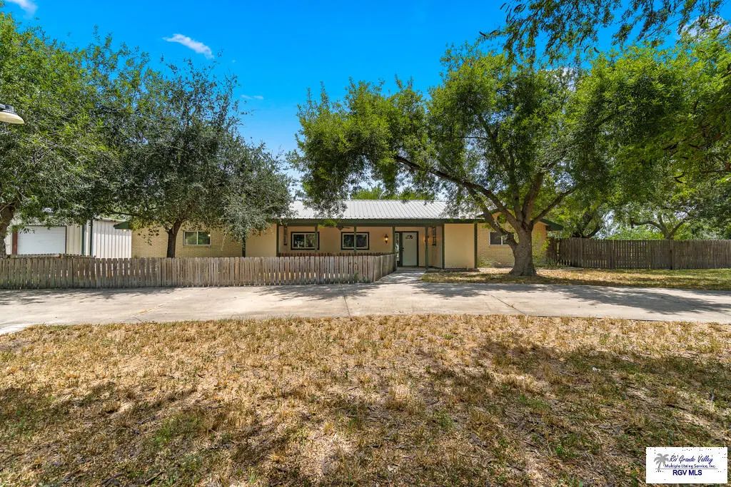 208 N Rabb Rd., LA FERIA