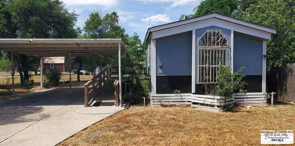 303 Morrison Ave 21 & 22, COMBES