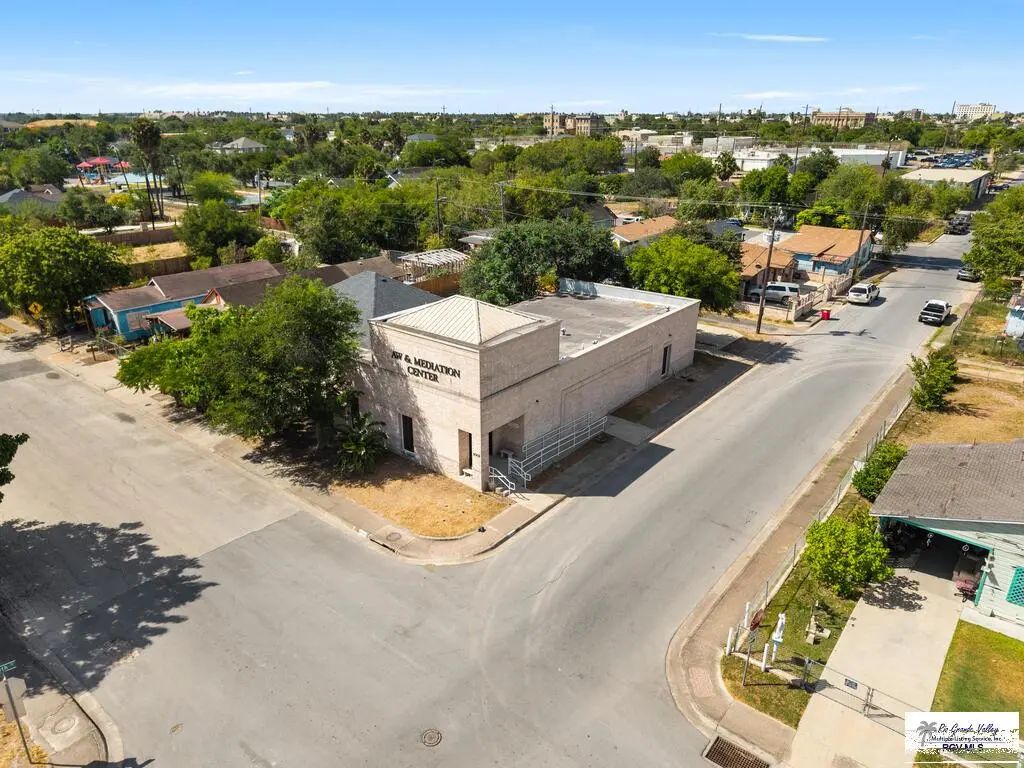 1002 E Taylor St, BROWNSVILLE