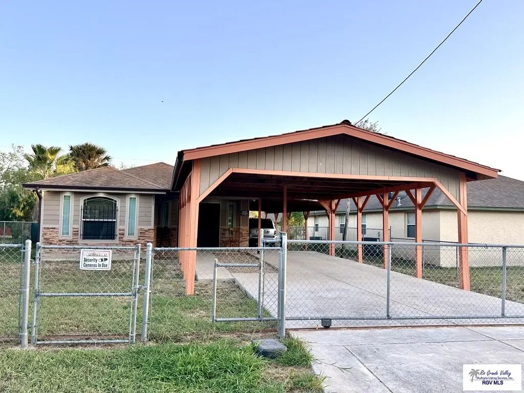 311 W 9th St., LOS FRESNOS