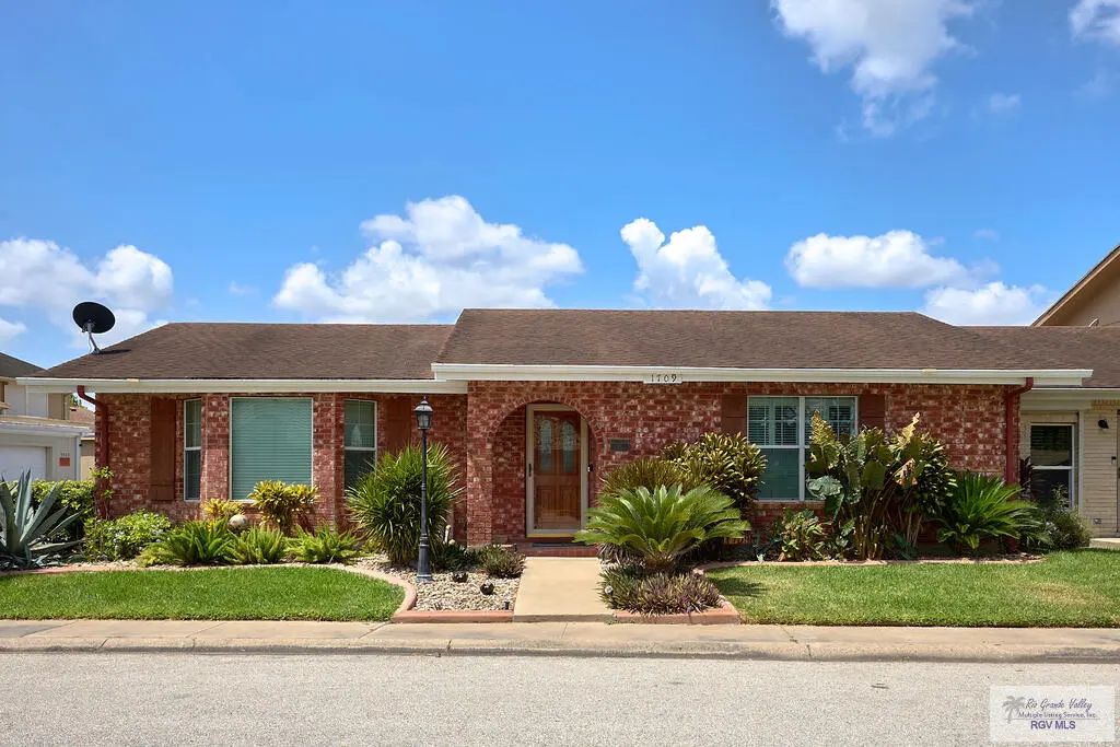 1709 Brazo Circle Unit 9 Bldg A, PALM VALLEY