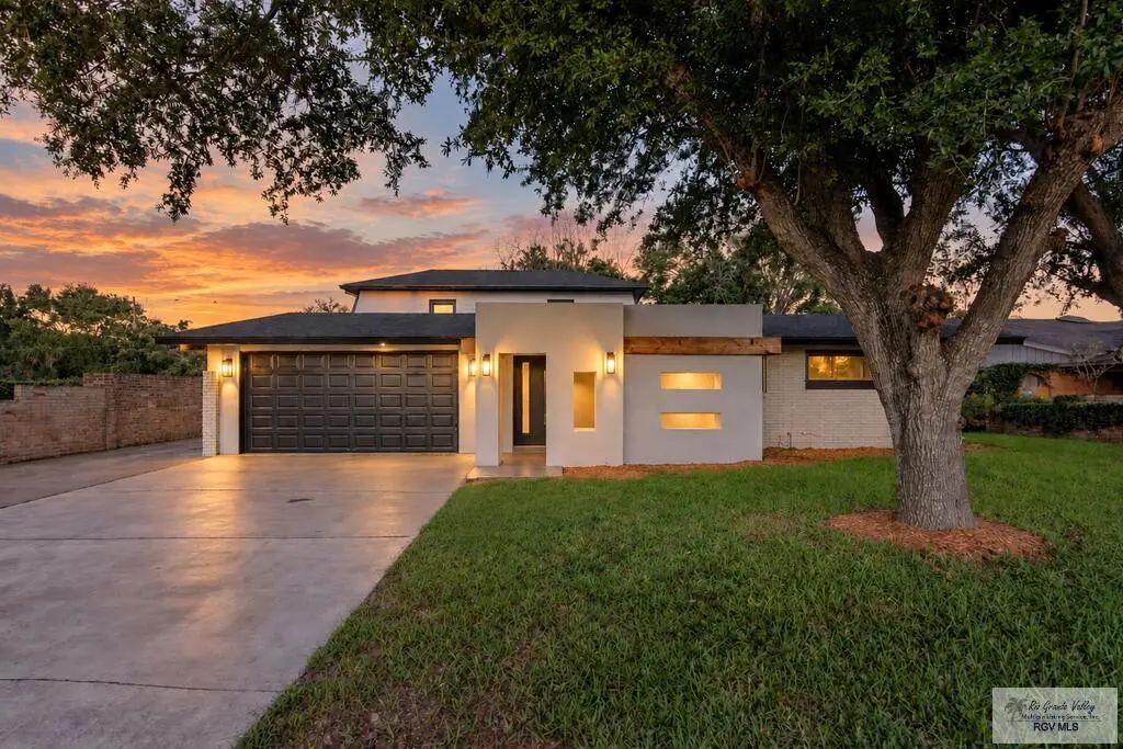 174 Jacaranda St, BROWNSVILLE
