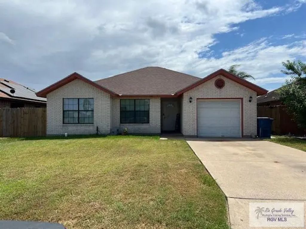 214 E 10th St., LOS FRESNOS