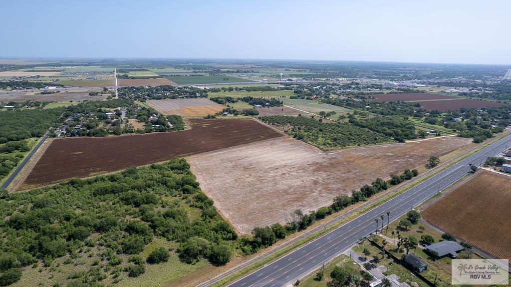 Business 83, La Feria