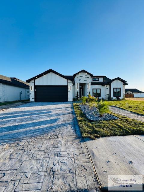 9825 Heights North, Harlingen