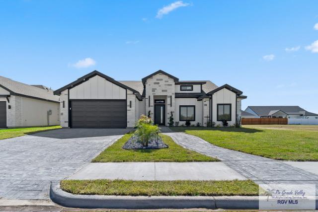 9825 Heights North, Harlingen