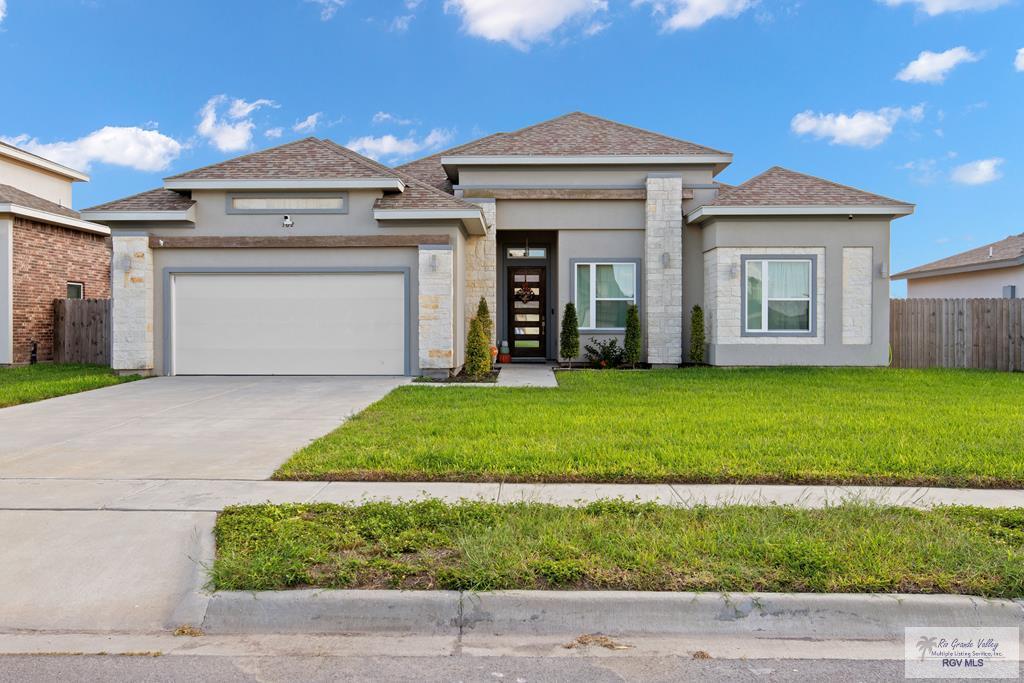 102 Heron Dr, Los Fresnos