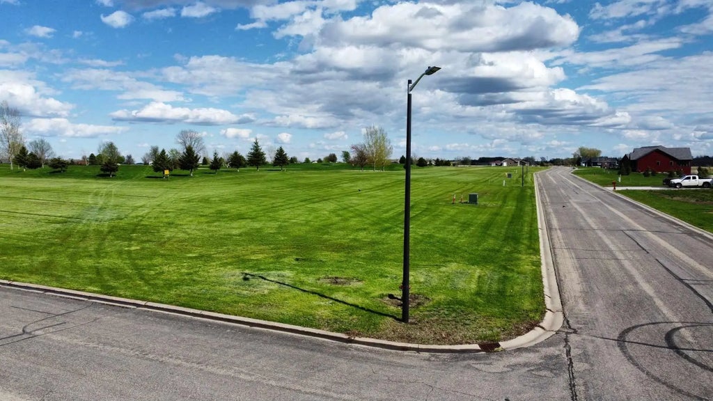 1021 Eastbay Avenue, Balaton