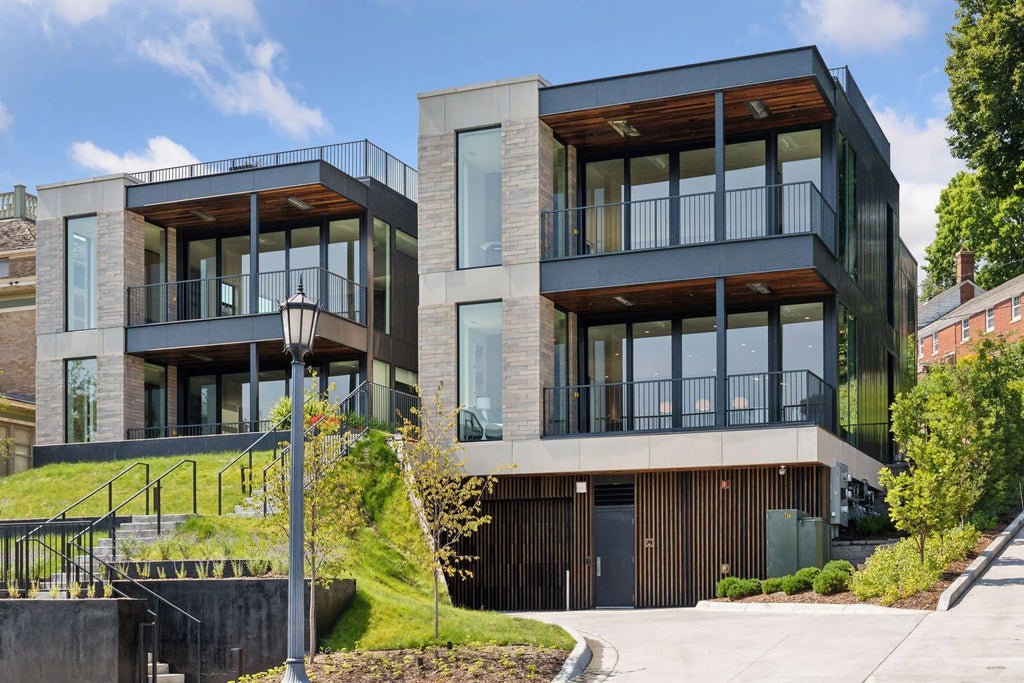 35 Groveland Terrace 102, Minneapolis