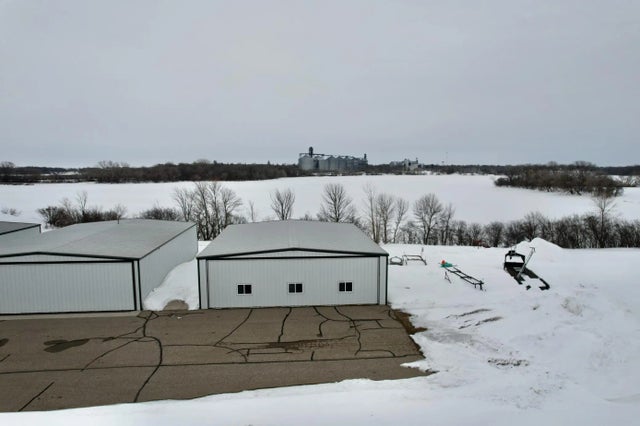 1111 2nd Street Sw Hangar 3, Elbow Lake
