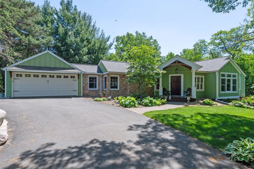 20405 Linden Road, Deephaven