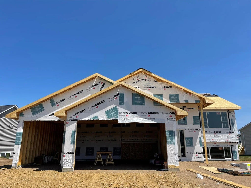 318 Aspen Drive, Somerset