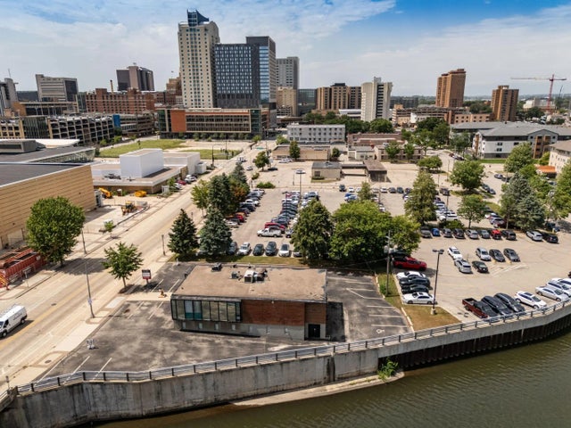 307 E Center Street, Rochester