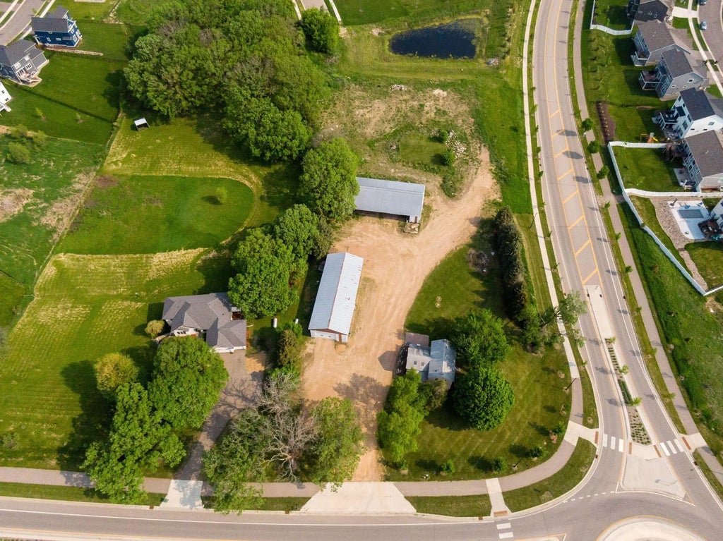 4150 Big Woods Boulevard, Chaska