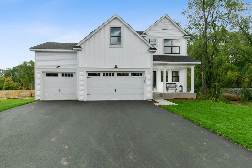 2860 Victoria Street N, Roseville