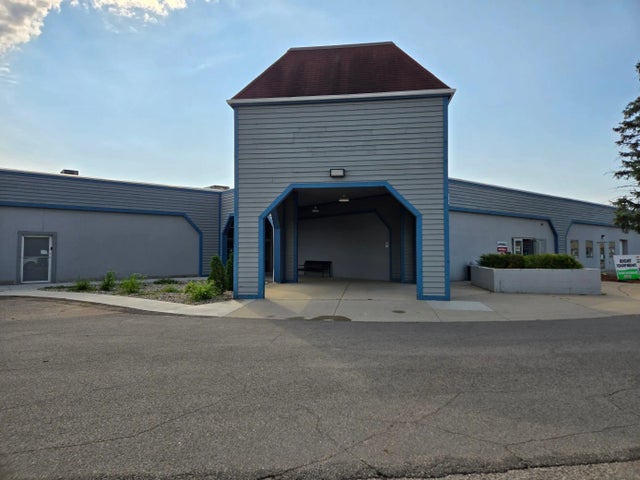 201 Lyndale Avenue S, Faribault