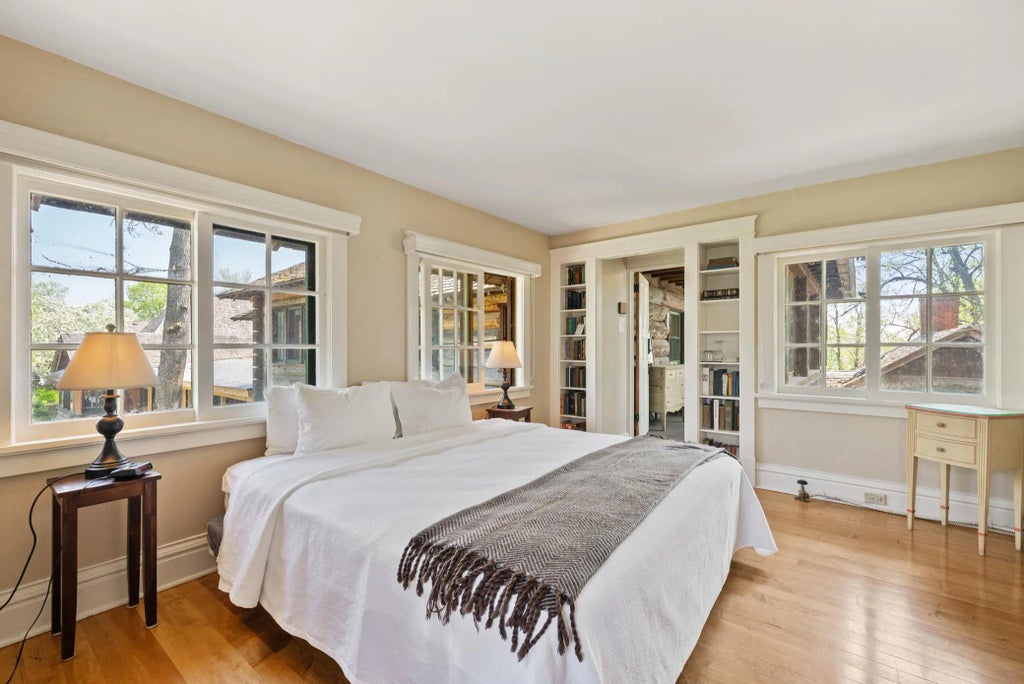 2799 27th St 12.6- Main Lodge 6, Birchwood