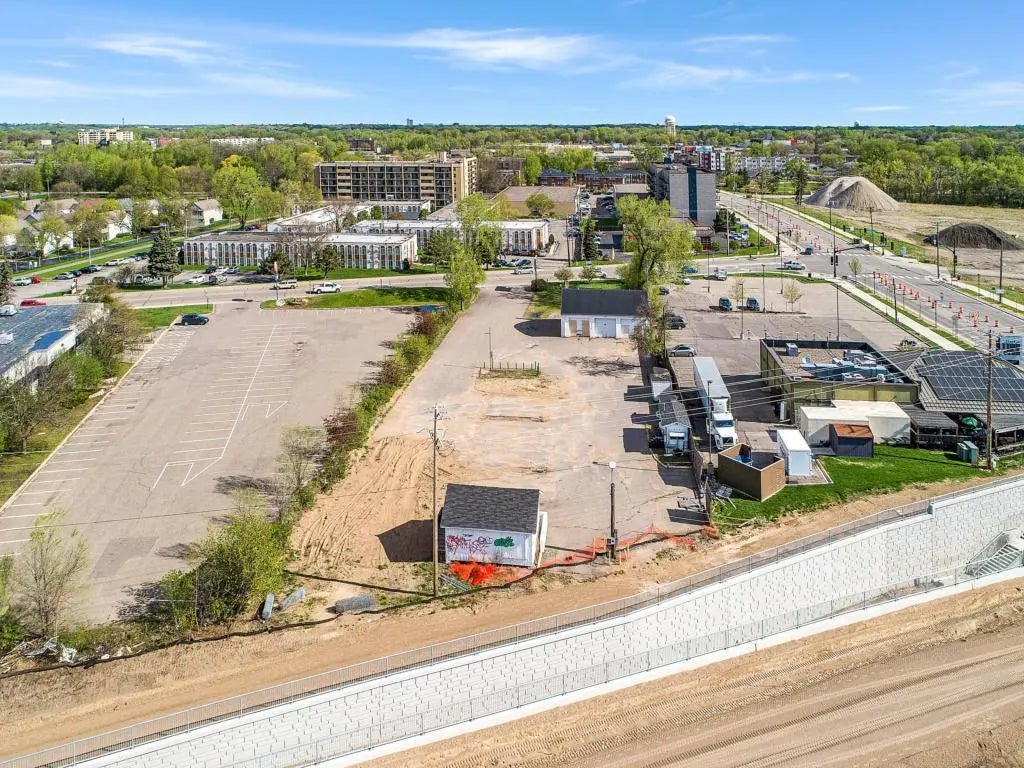 1102 2nd Street Ne, Hopkins