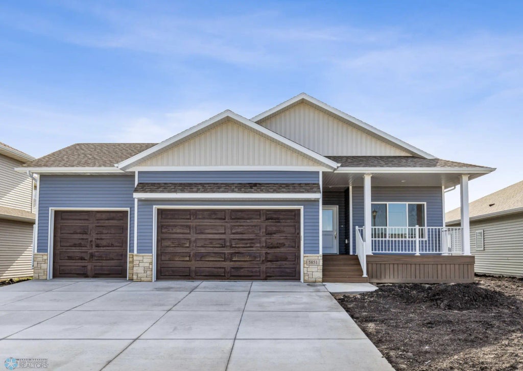 5851 11th Street W, West Fargo