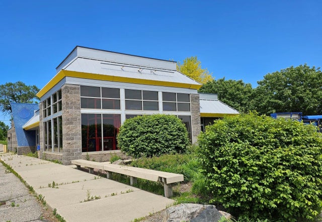 1611 Highway 12 E, Willmar