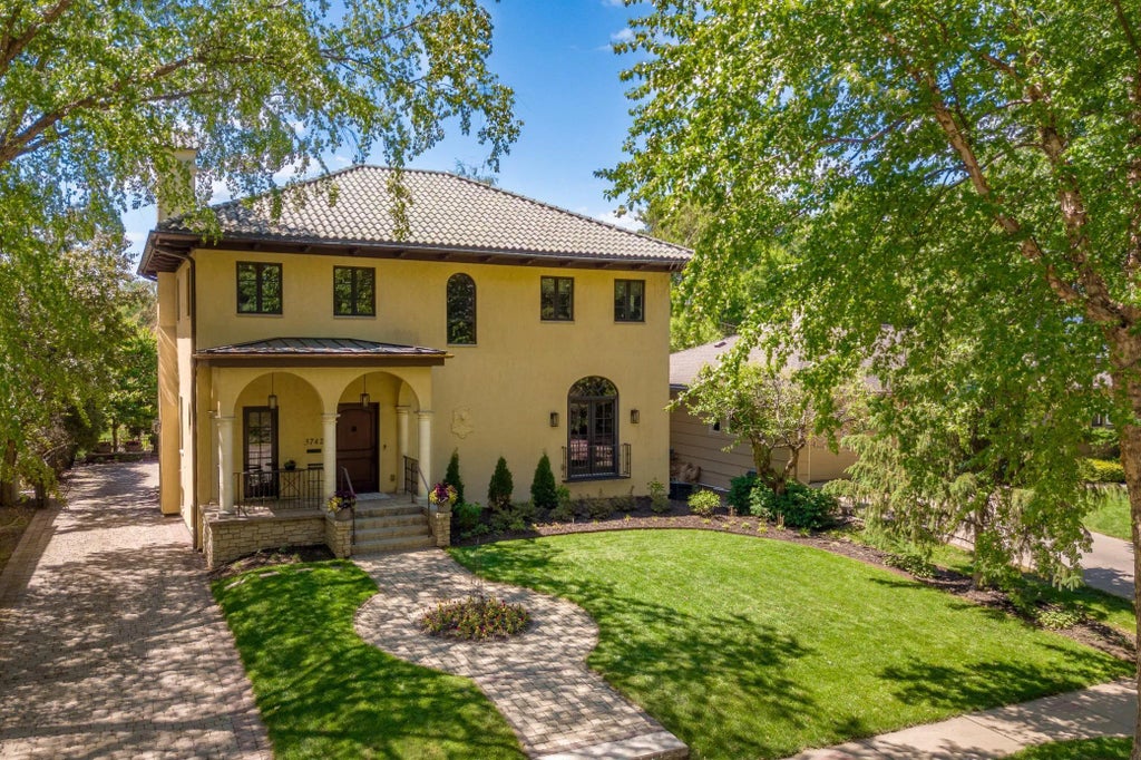 3742 Abbott Avenue S, Minneapolis