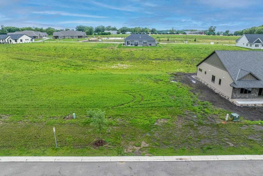 1014 Mahoe Way, Mankato