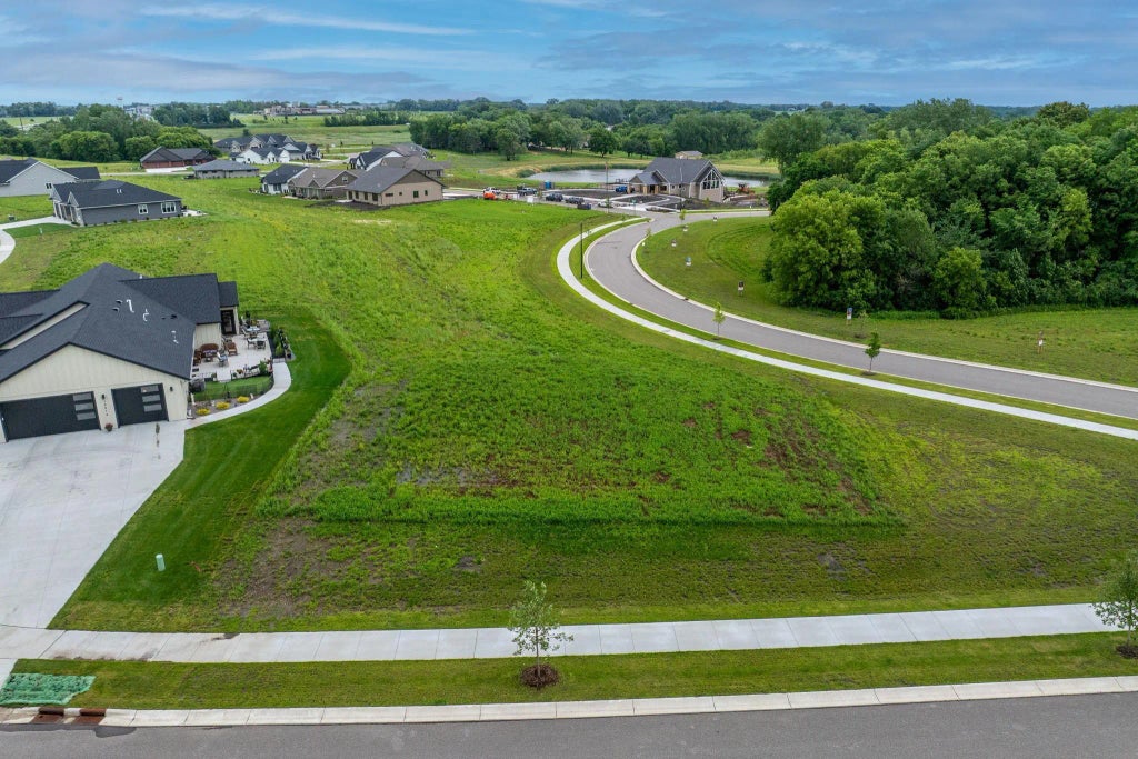 1011 Saba Boulevard, Mankato