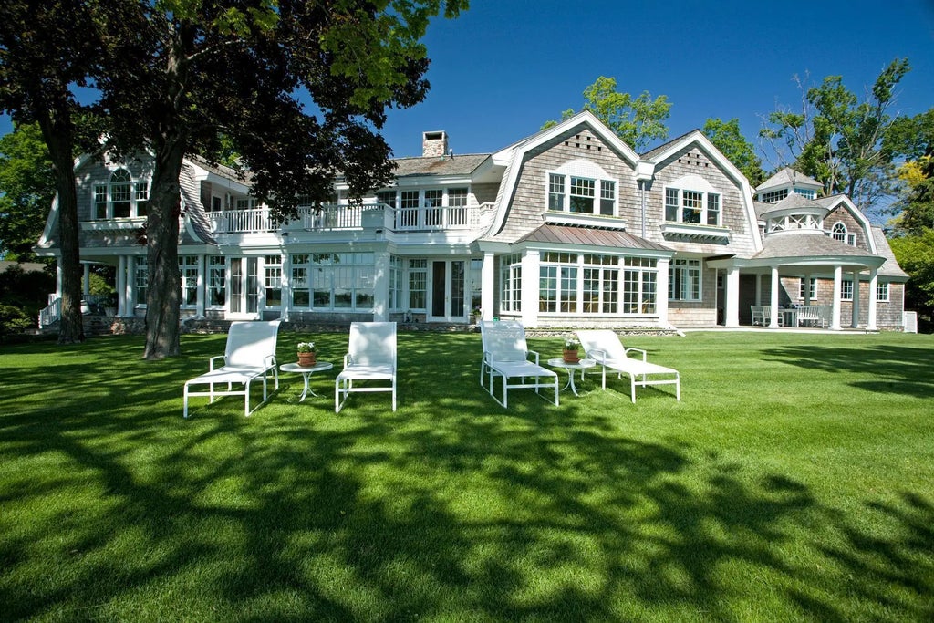 1655 Bohns Point Road, Orono