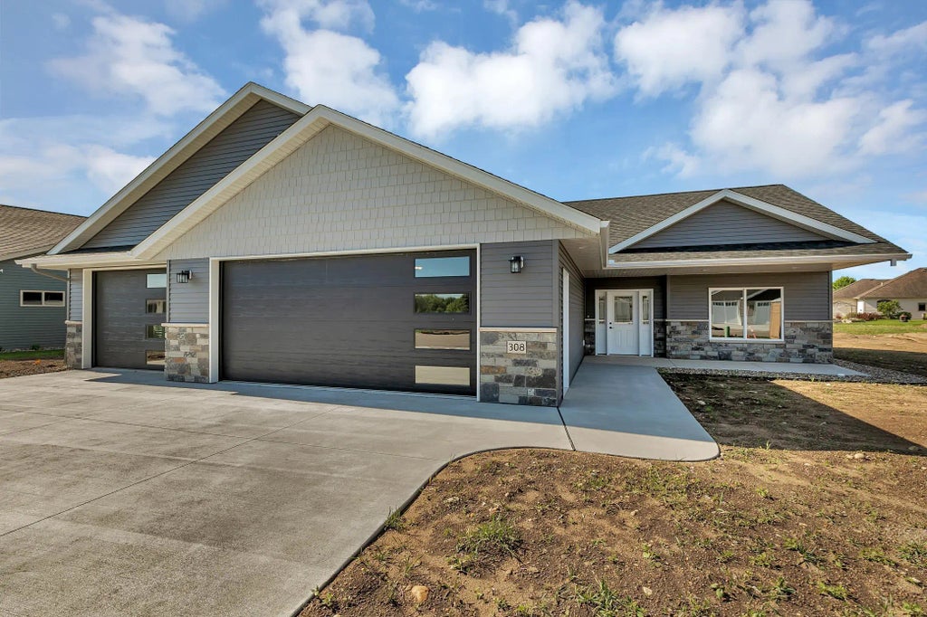 308 15th Street N, Cold Spring