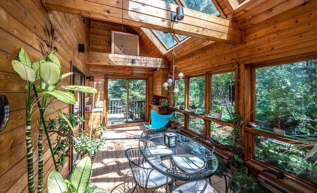 750 Mohican Lane, Mendota Heights